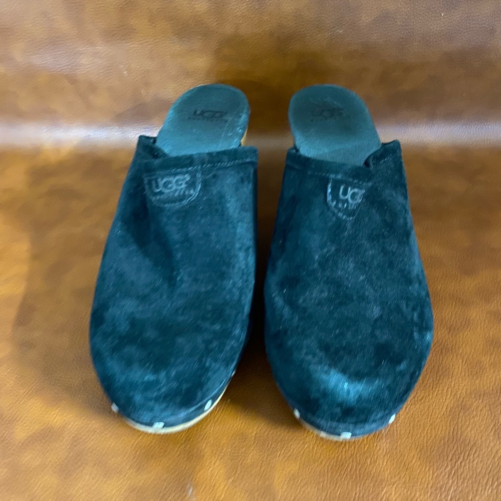Sz 9 Ugg Women’s shoes